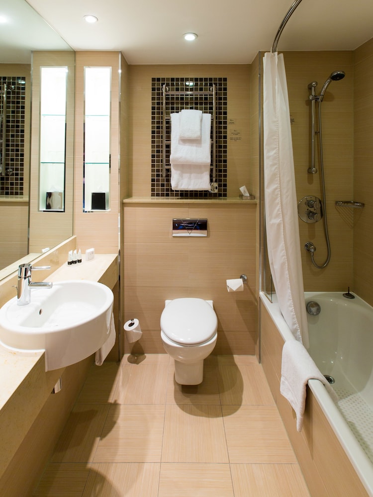 Bathroom, Hampshire Court Hotel & Spa