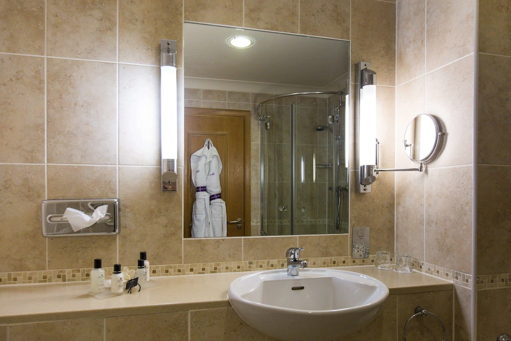 Bathroom, Hampshire Court Hotel & Spa