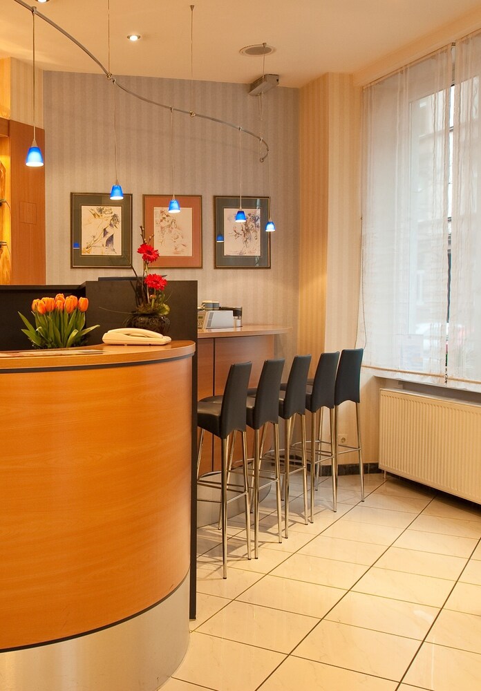 Favored Plaza Hotel Frankfurt Favored Plaza Hotel Frankfurt