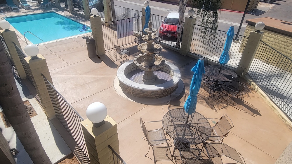 Terrace/patio, SureStay Hotel by Best Western Chula Vista San Diego Bay