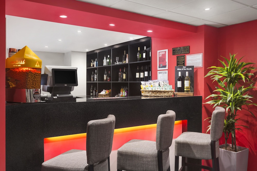 Bar (on property), Ramada by Wyndham South Mimms M25