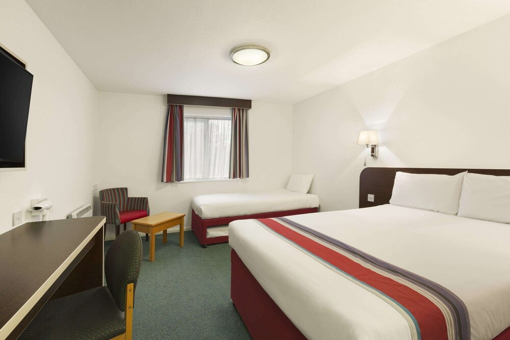 Room, Ramada by Wyndham South Mimms M25