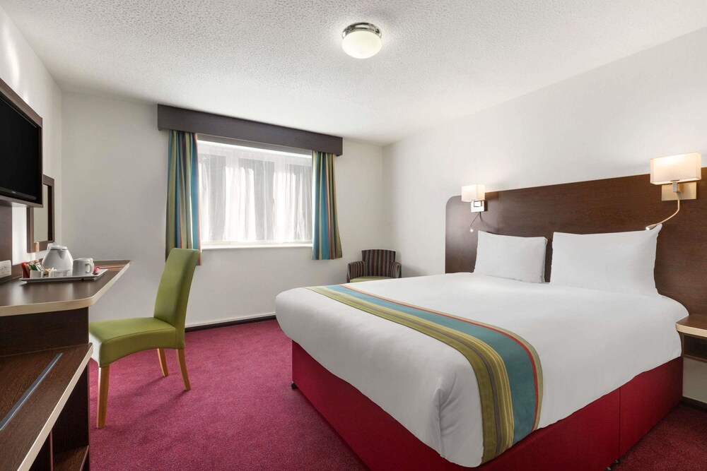 Room, Ramada by Wyndham South Mimms M25