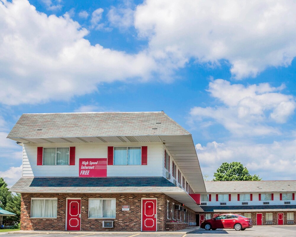 Econo Lodge Kalkaska in Kalkaska, United States
