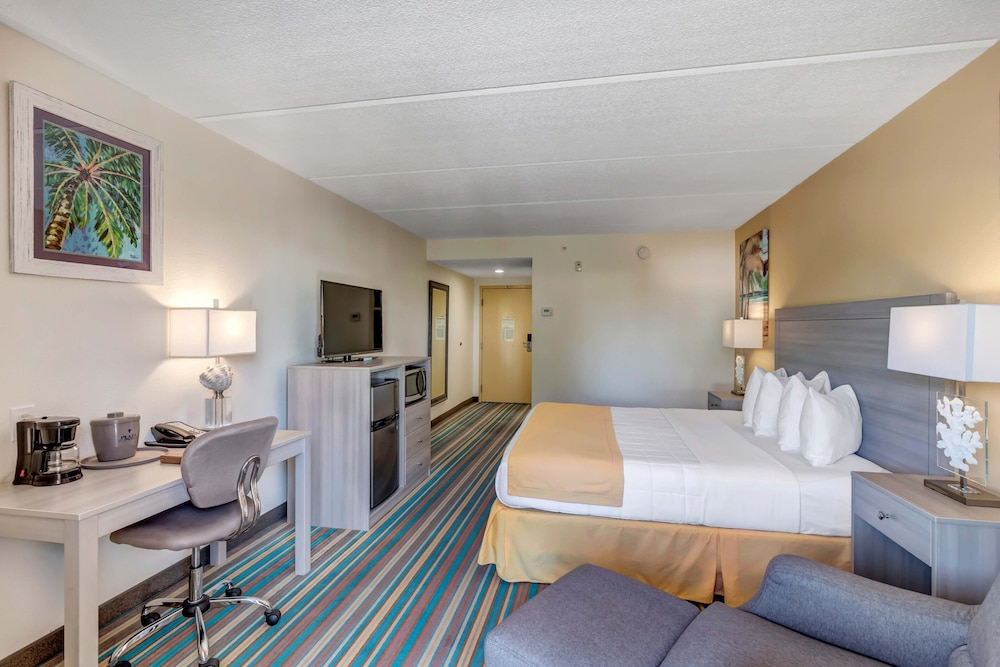 Hutchinson Island Plaza Hotel and Suites