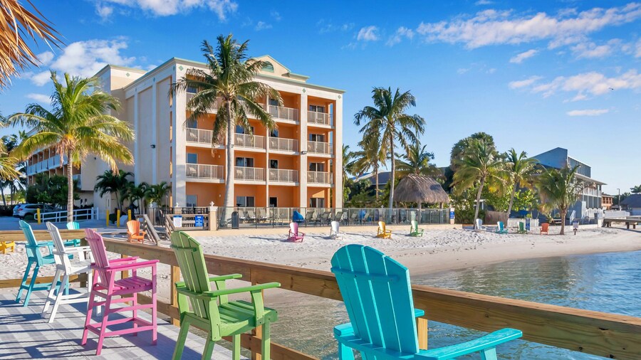 Hutchinson Island Plaza Hotel and Suites