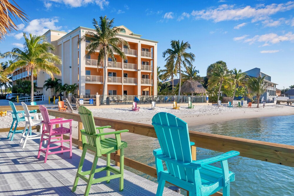 Hutchinson Island Plaza Hotel and Suites