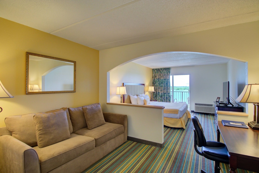 Hutchinson Island Plaza Hotel and Suites