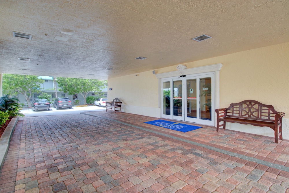 Property grounds, Hutchinson Island Plaza Hotel and Suites