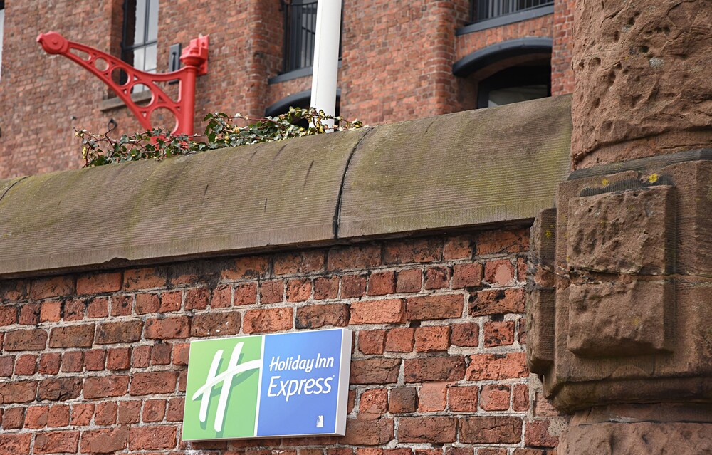 Holiday Inn Express Albert Dock, an IHG Hotel