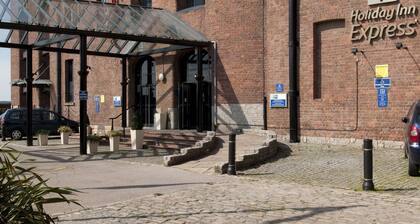 Holiday Inn Express Albert Dock, an IHG Hotel