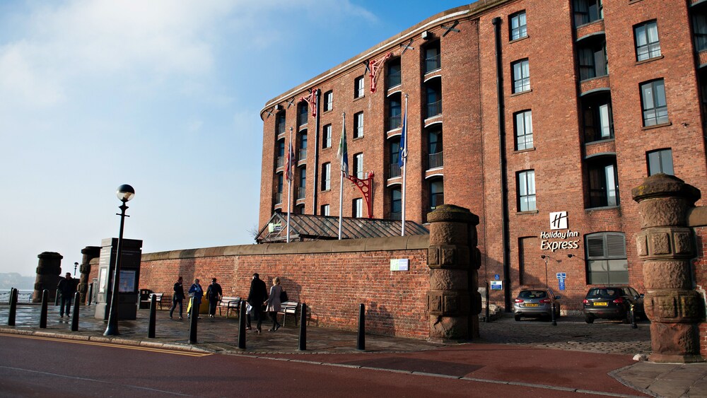 Holiday Inn Express Albert Dock, an IHG Hotel