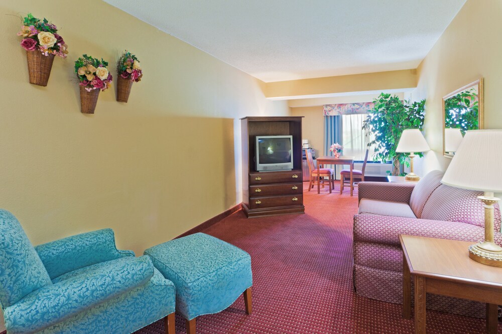 Holiday Inn Express Irwin (PA TPK Exit 67), an IHG Hotel