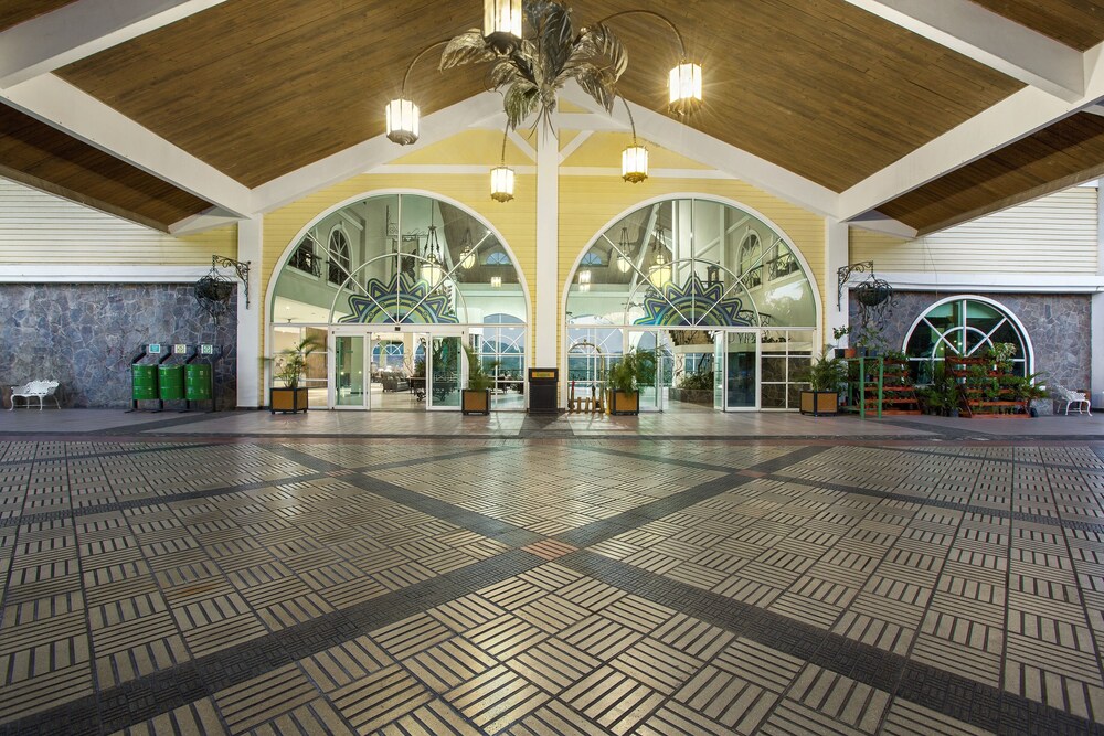 Interior entrance, Gamboa Rainforest Reserve