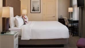 Premium bedding, desk, iron/ironing board, free WiFi