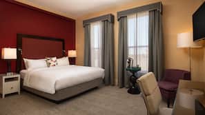 Premium bedding, desk, iron/ironing board, free WiFi