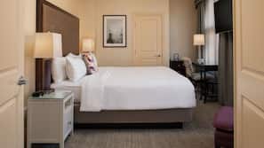 Premium bedding, desk, iron/ironing board, free WiFi