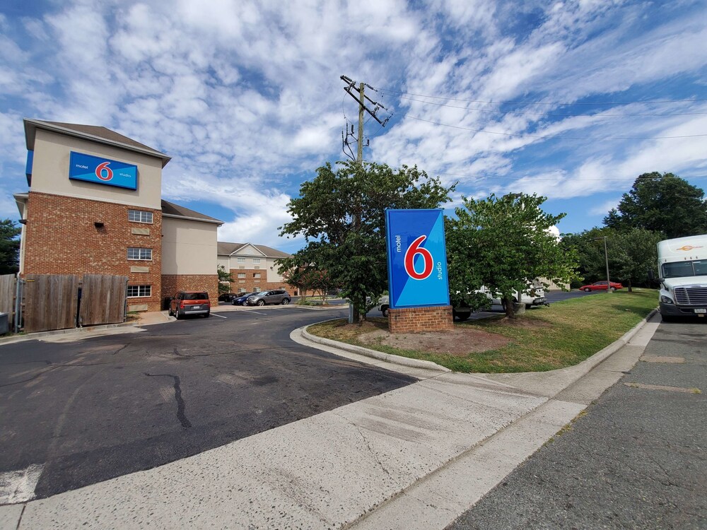 Motel 6 Richmond, VA - I-64 West