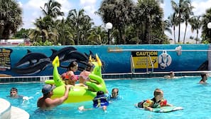 Seasonal outdoor pool, open 9:00 AM to 5:00 PM, sun loungers