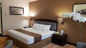 Hochwertige Bettwaren, Minibar, Schreibtisch, Bügeleisen/Bügelbrett