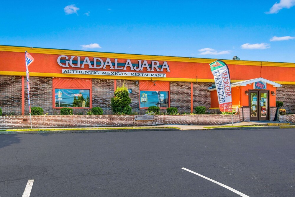 Quality Inn & Suites in York Best Rates & Deals on Orbitz