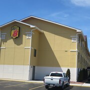 The 10 Best Hotels In Grayslake Chicago For 2019 Expedia Super 8 By Wyndham Mundelein Libertyville Area