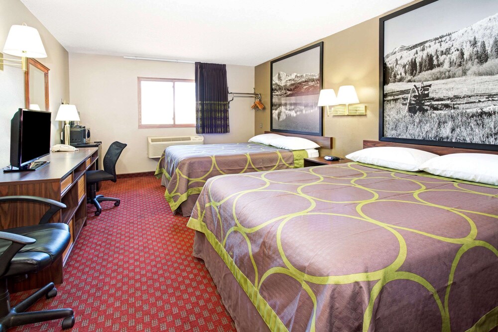 Room, Super 8 by Wyndham Longmont/Del Camino