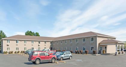 Super 8 by Wyndham Lewiston