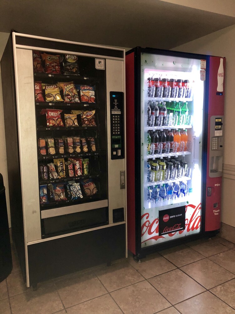 Vending machine, Super 8 by Wyndham Valdosta/Conf Center Area