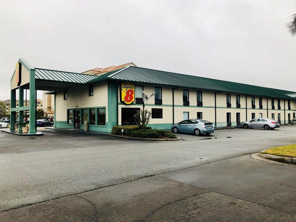 Front of property, Super 8 by Wyndham Valdosta/Conf Center Area