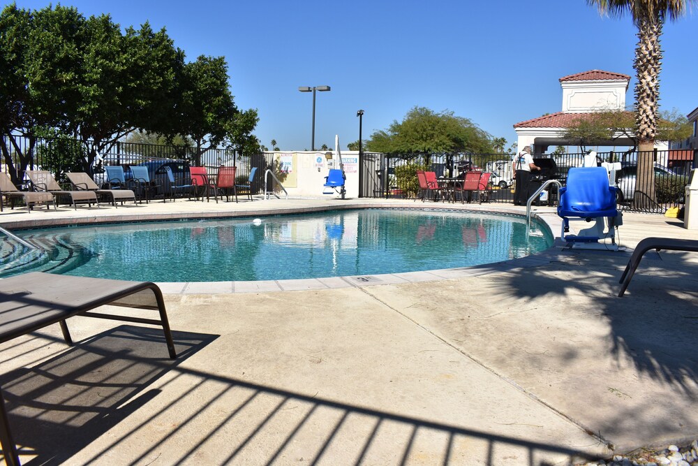 Motel 6 Apache Junction, AZ in Phoenix Best Rates & Deals on Orbitz