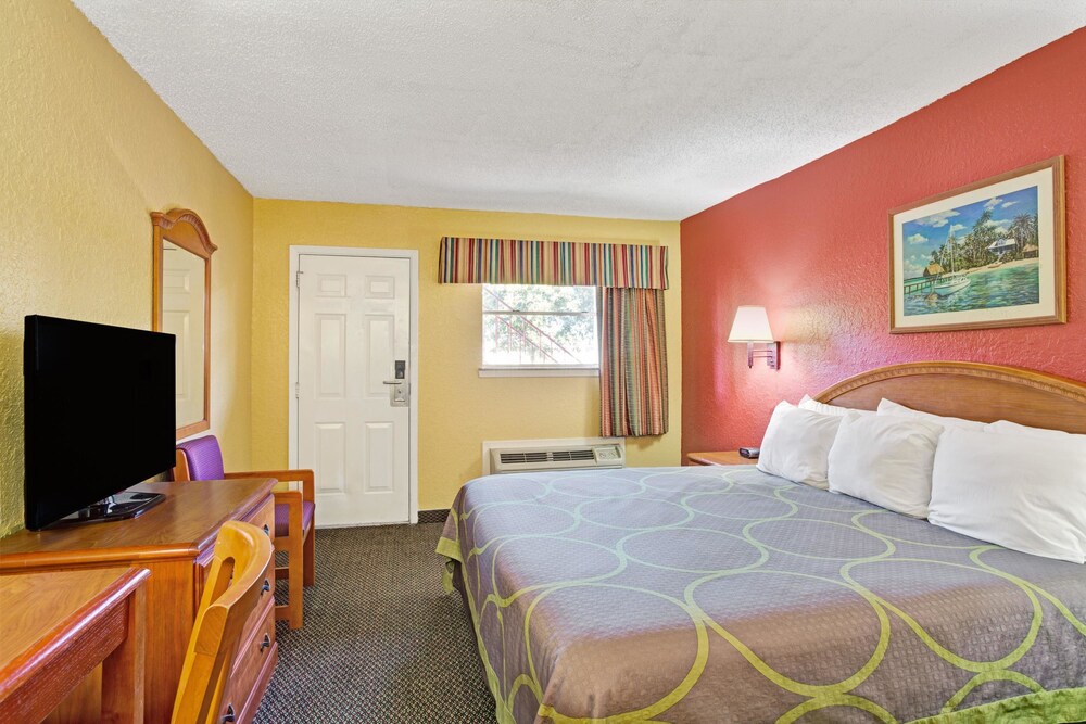 Room, Super 8 by Wyndham La Marque TX/Texas City Area