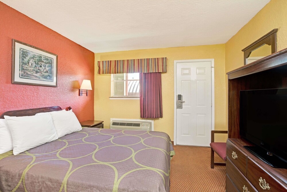 Room, Super 8 by Wyndham La Marque TX/Texas City Area