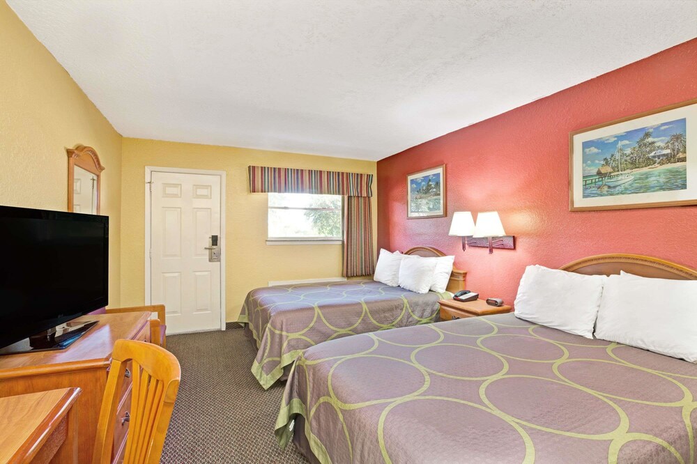 Room, Super 8 by Wyndham La Marque TX/Texas City Area