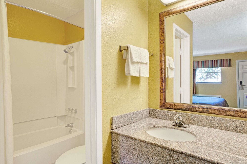 Bathroom, Super 8 by Wyndham La Marque TX/Texas City Area