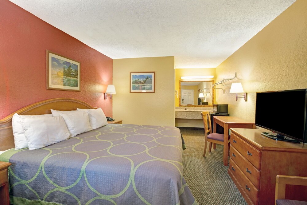 Room, Super 8 by Wyndham La Marque TX/Texas City Area