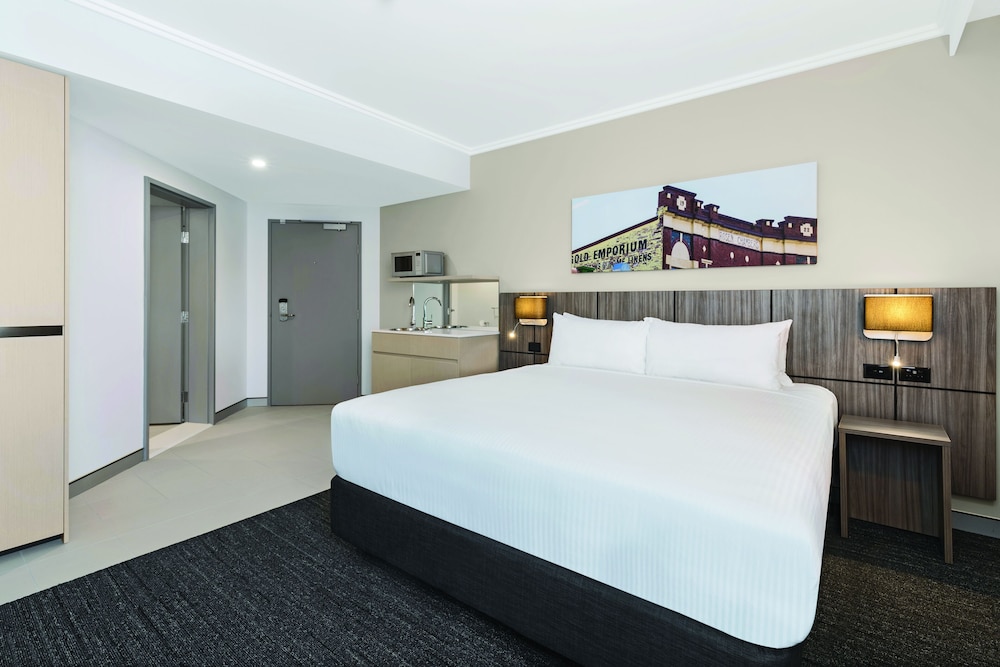 Travelodge Hotel Bankstown Sydney