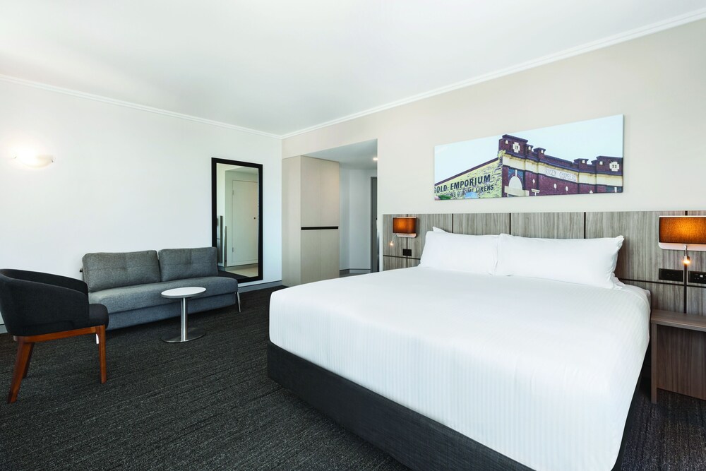 Travelodge Hotel Bankstown Sydney