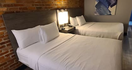Travelodge by Wyndham Downtown Barrie