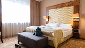 Premium bedding, pillow top beds, in-room safe, individually decorated