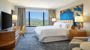 Egyptian cotton sheets, premium bedding, in-room safe, desk