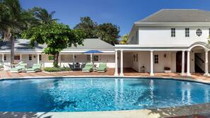 3 outdoor pools, pool umbrellas, sun loungers