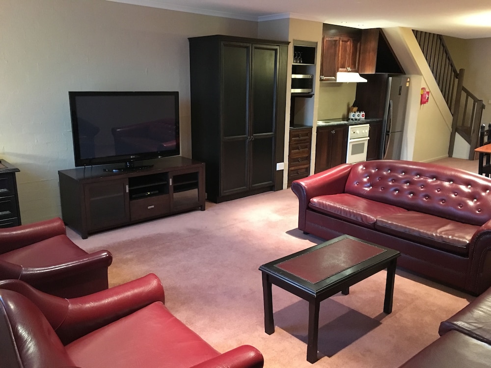 Living area, Albury Manor House