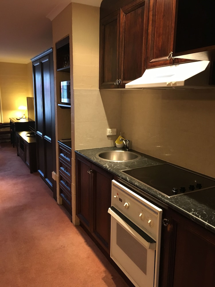 Private kitchen, Albury Manor House