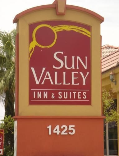 Great Place to stay Sun Valley Inn & Suites near El Centro 