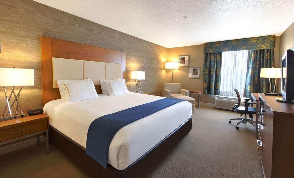 Holiday Inn & Suites Spring- The Woodlands Area