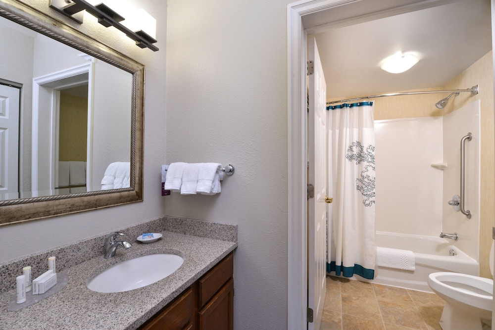 Bathroom, Residence Inn Charleston Riverview