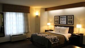 Pillowtop beds, in-room safe, desk, blackout drapes