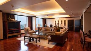 Minibar, in-room safe, desk, blackout curtains