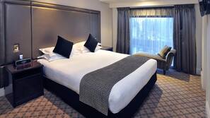 Premium bedding, minibar, in-room safe, desk
